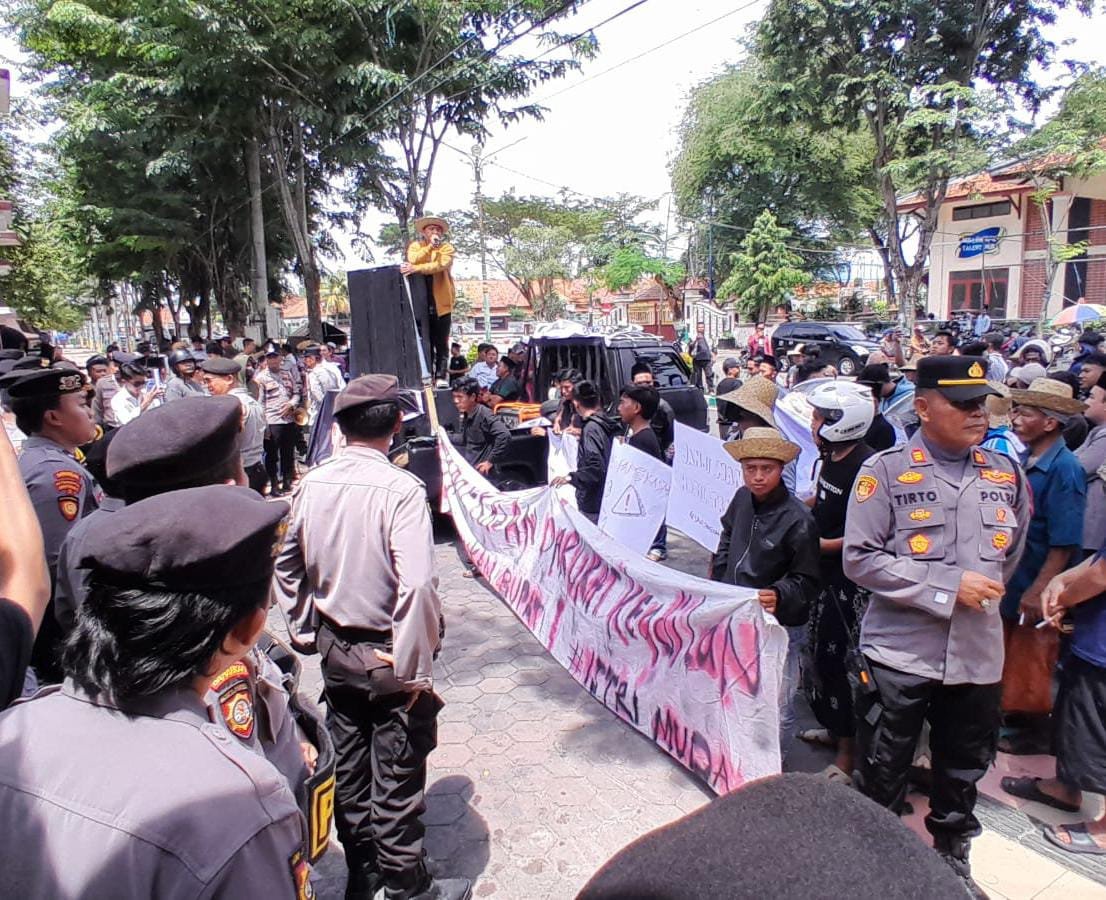 demo amp3 pamekasan soroti pemerataan pembangunan