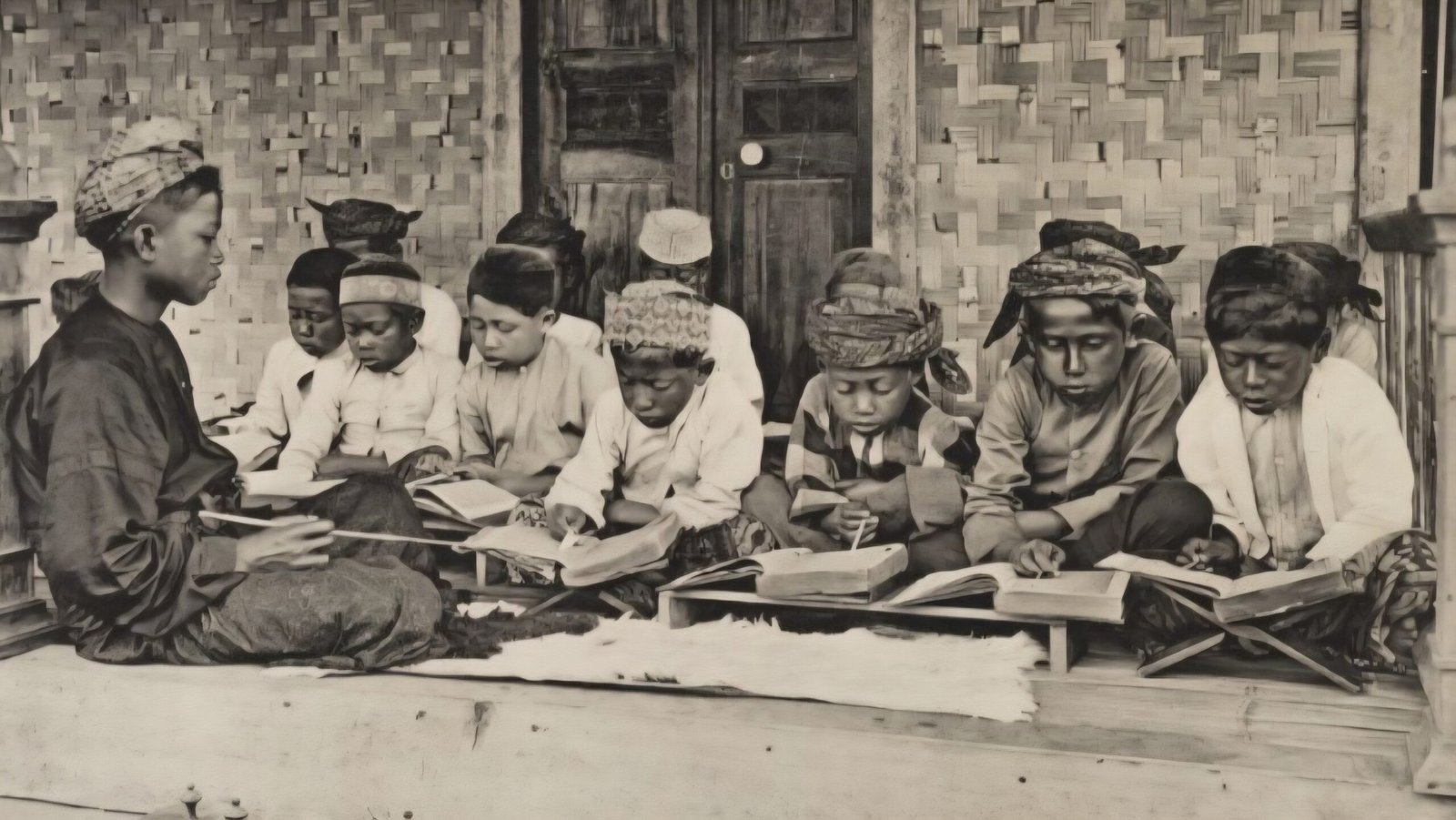 Pesantren Perlawanan Kolonial: Benteng Sunyi Pribumi Melawan Belanda