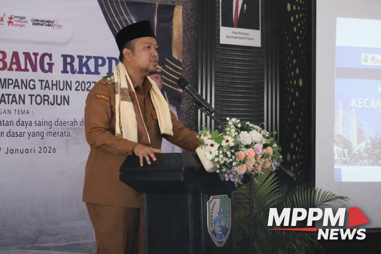Wakil Bupati Sampang KH Ahmad Mahfudz menyampaikan sambutan pada Musrenbangcam RKPD 2027 di Kecamatan Torjun