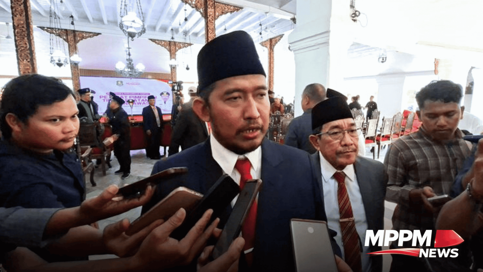 Bupati Sumenep Achmad Fauzi Wongsojudo menjelaskan kebijakan pembatasan toa masjid selama Ramadan 2026 di Sumenep