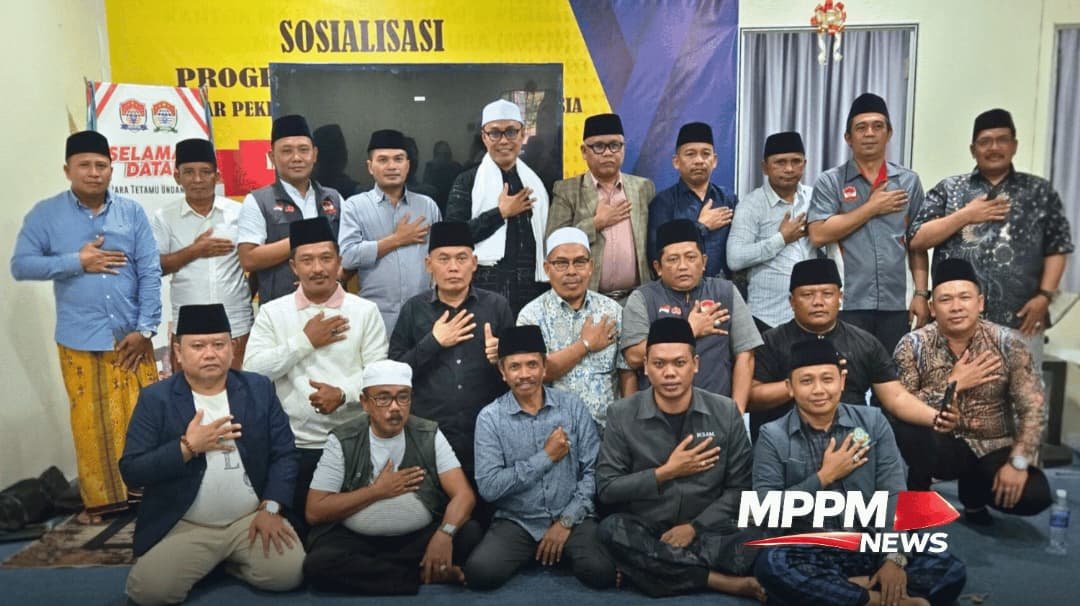 KH. Moh Amin Rifqi disambut pengurus MPPM dalam kunjungan silaturrahim di Kantor MPPM