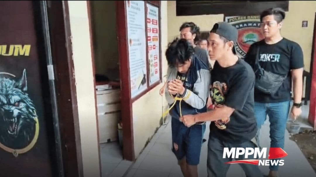 untuk SEO & Aksesibilitas): polisi menggiring pelaku spesialis curanmor 8 tkp di bangkalan jawa timur