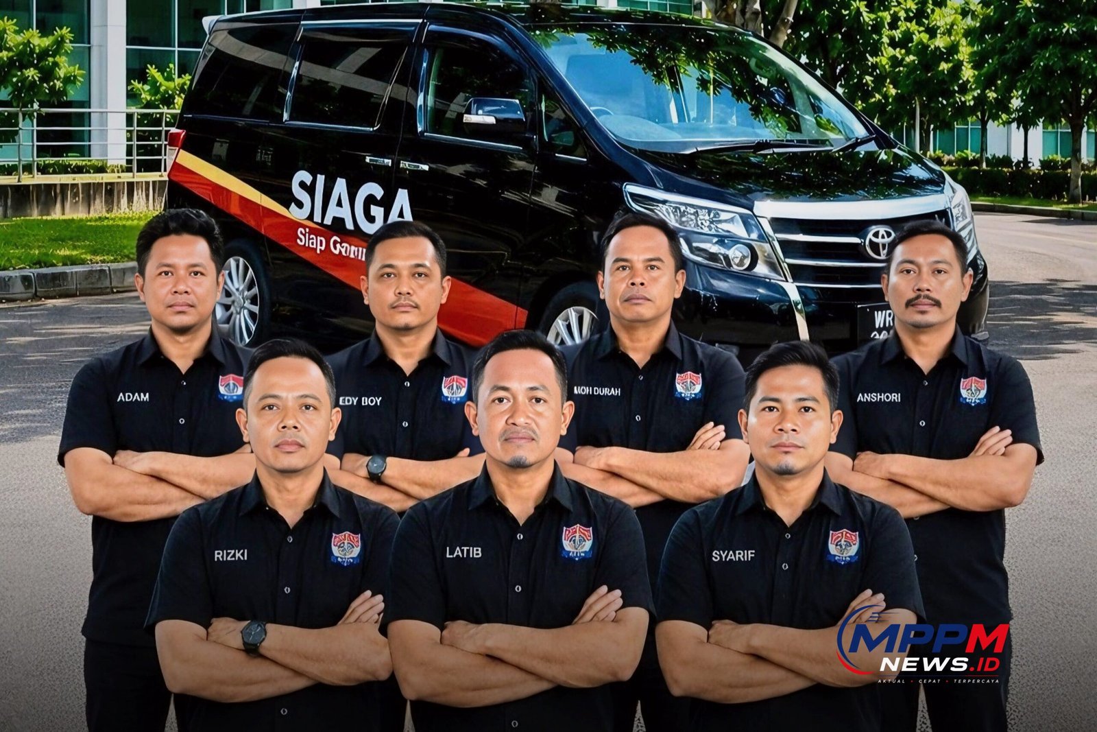 Personel TIM SIAGA MPPM berfoto bersama Mobil SIAGA sebagai bagian dari sistem respons kemanusiaan untuk pelayanan aduan dan operasi kemanusiaan di Malaysia.