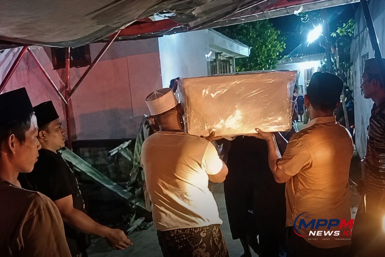 Jenazah Supardi Tiba di Bangkalan, TPPJ MPPM Dampingi hingga Diserahkan