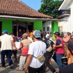 Jenazah Ida Mulyani tiba di rumah duka di Jember setelah dipulangkan dari Malaysia.